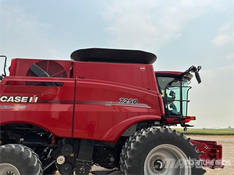Case IH 7250 Combine Harvester Mietitrebbiatrici