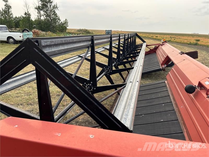 Case IH 730 30 ft Pull Type Swather Windrower Vālotāji