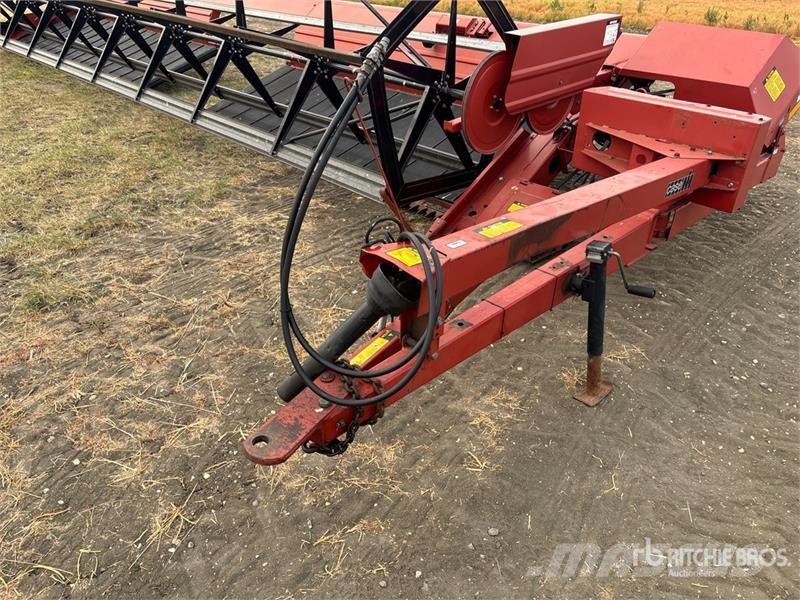 Case IH 730 30 ft Pull Type Swather Windrower Vālotāji