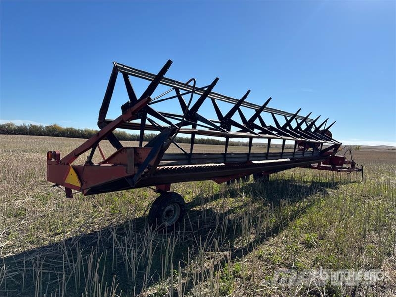 Case IH 730 30 ft Pull Type Swather Windrower (Inoperable) Zwadharken