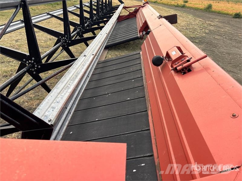 Case IH 730 30 ft Pull Type Swather Windrower Vālotāji