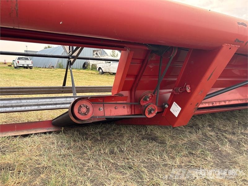 Case IH 730 30 ft Pull Type Swather Windrower Vālotāji