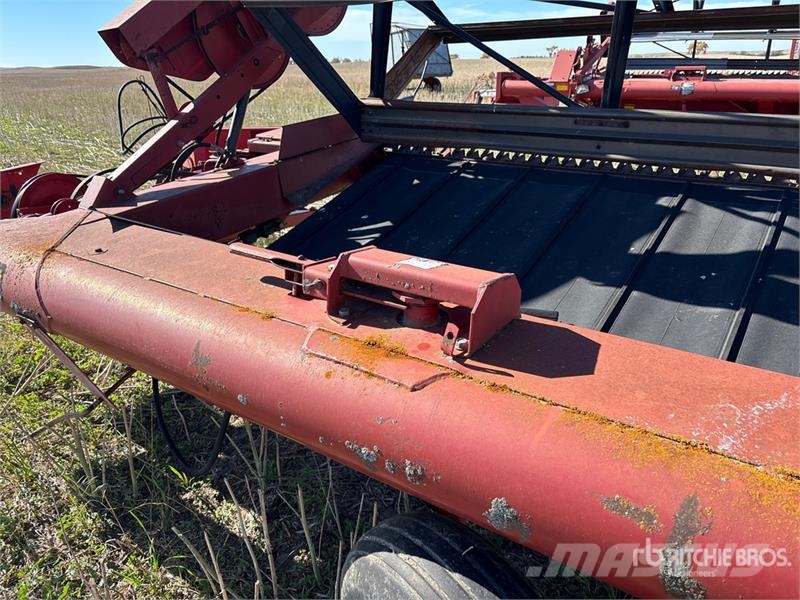 Case IH 730 30 ft Pull Type Swather Windrower (Inoperable) Zwadharken