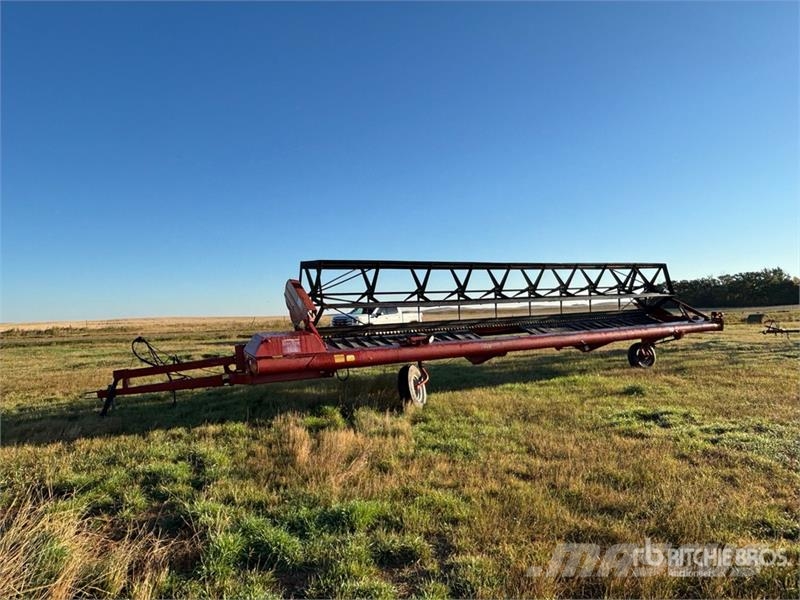 Case IH 730 30 ft Pull Type Swather Windrower Segadoras hileradoras