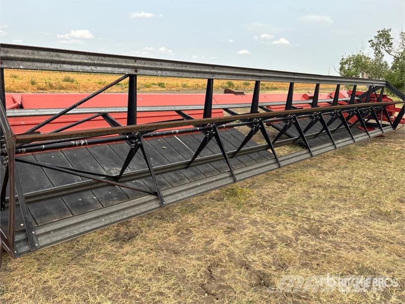Case IH 730 30 ft Pull Type Swather Windrower Vālotāji