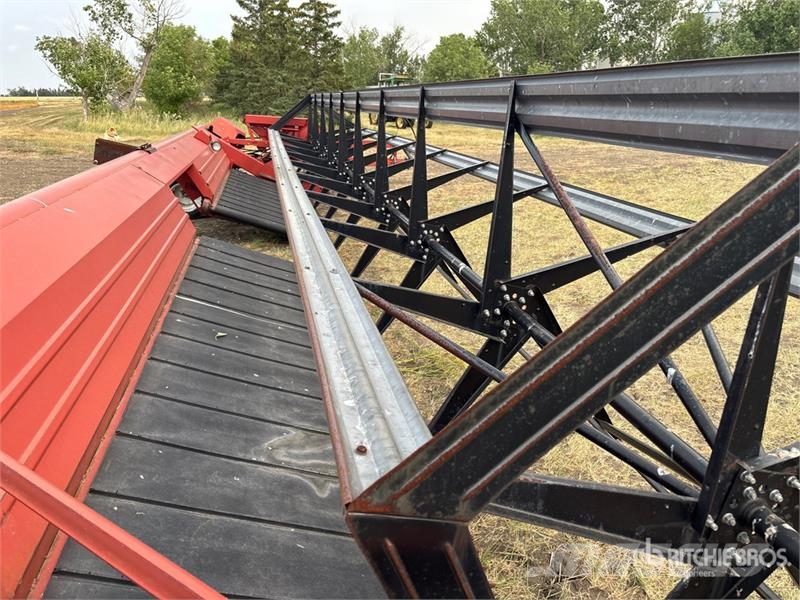 Case IH 730 30 ft Pull Type Swather Windrower Vālotāji