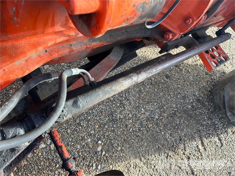 Case IH 742 2WD Tractor Трактори