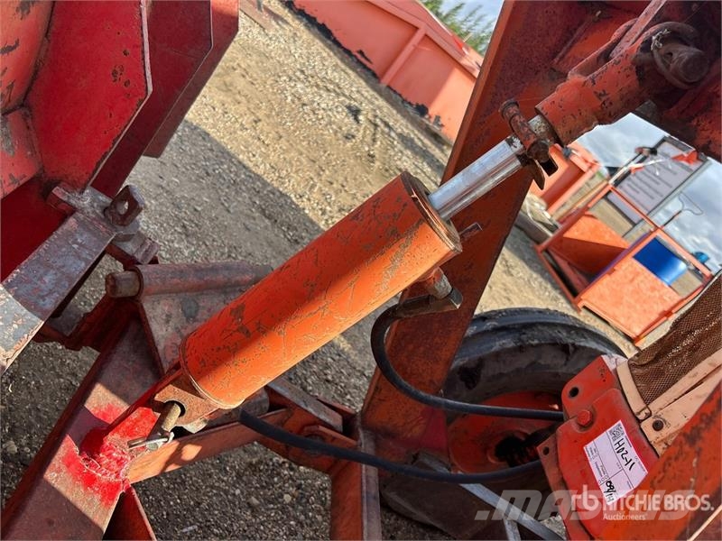 Case IH 742 2WD Tractor Трактори