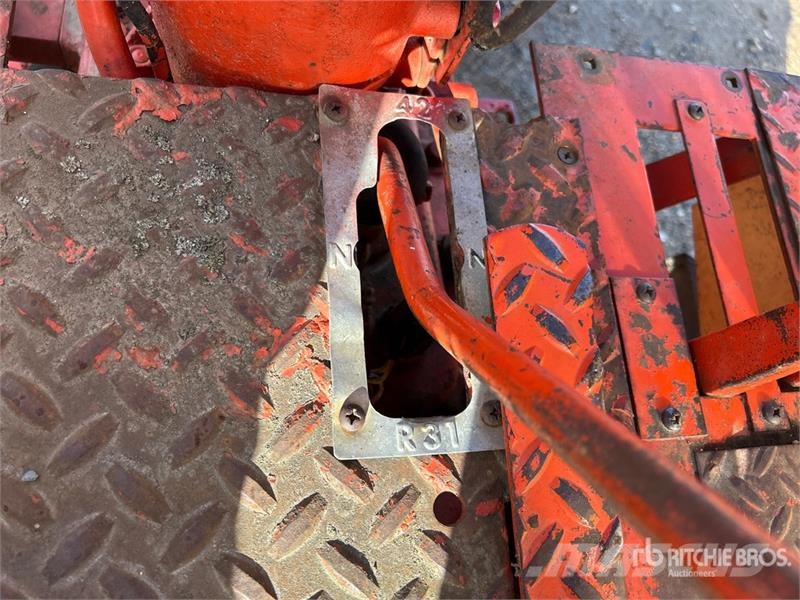 Case IH 742 2WD Tractor Трактори