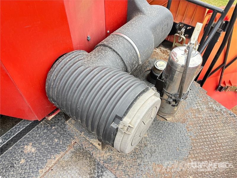 Case IH 8010 Leikkuupuimurit