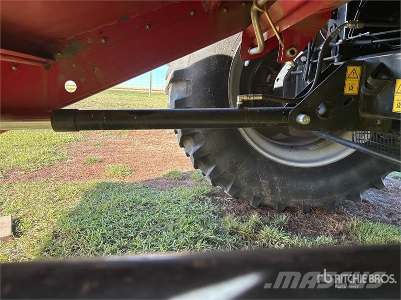 Case IH 8120 コンバイン