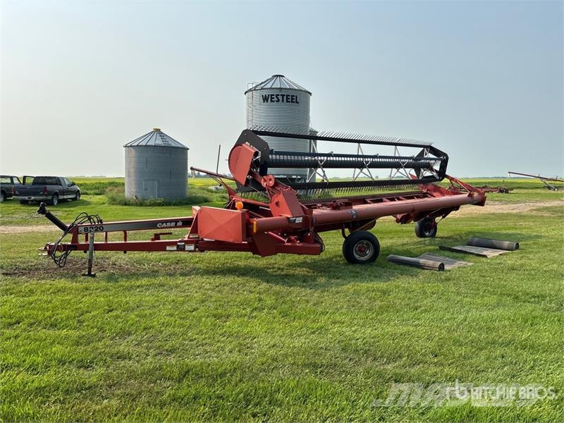 Case IH 8220 25 ft Pull Type Swather Windrower Vālotāji