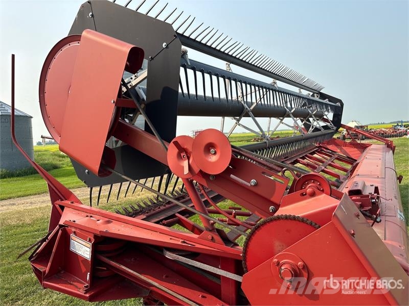 Case IH 8220 25 ft Pull Type Swather Windrower Vālotāji