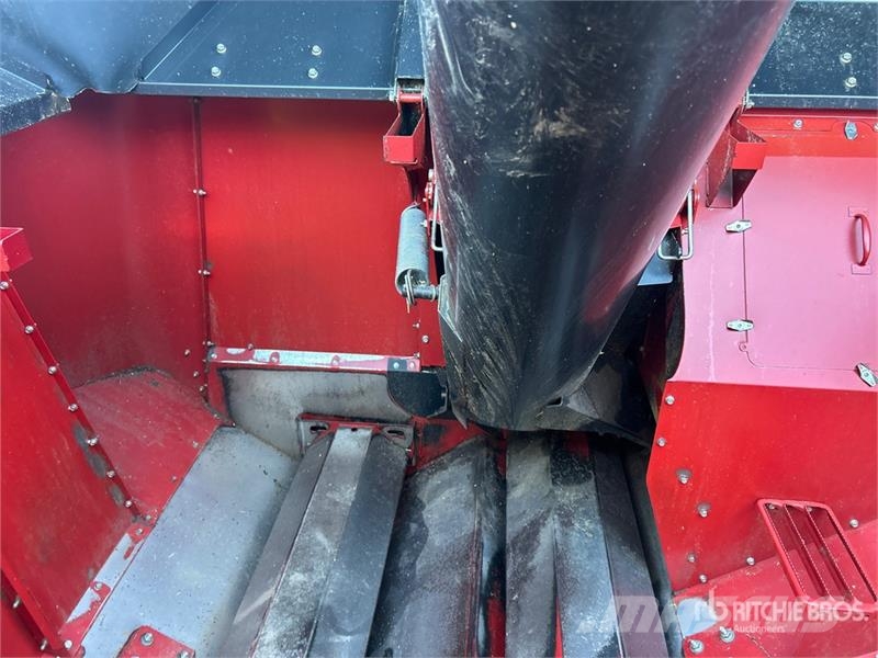 Case IH 8230 Combine de secerat