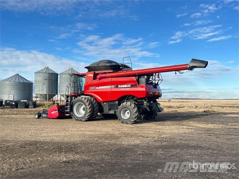 Case IH 8230 Combine de secerat