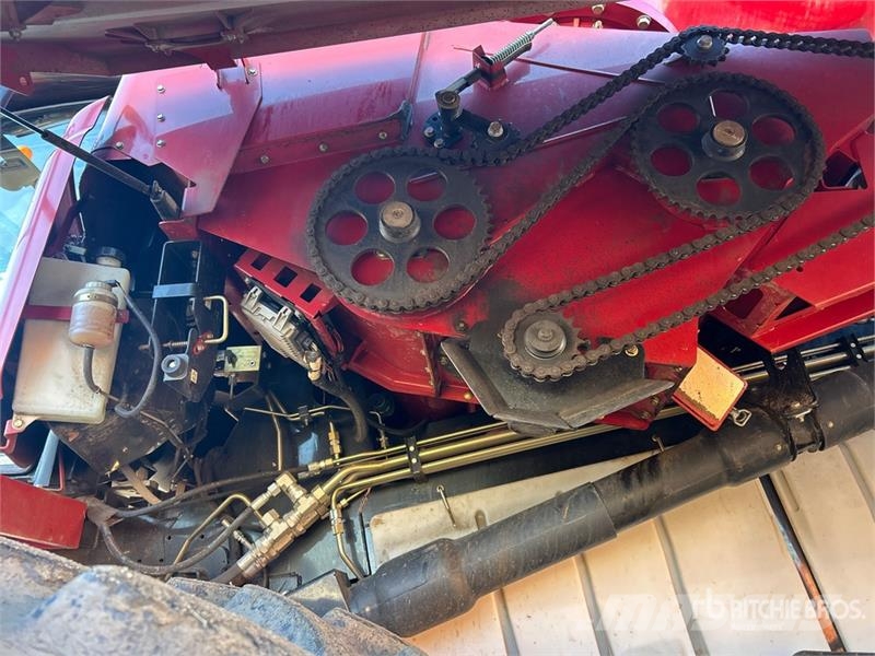 Case IH 8230 Combine de secerat