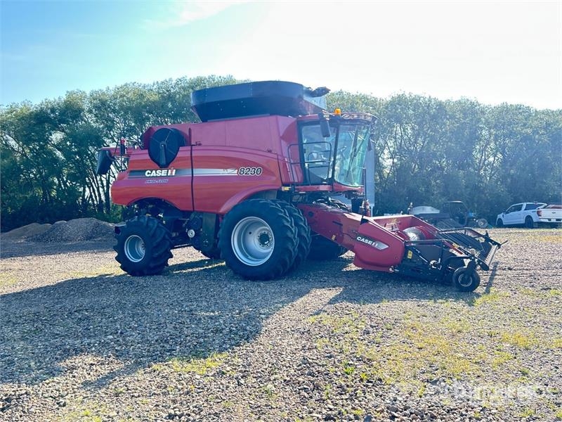Case IH 8230 Θεριζοαλωνιστικές μηχανές