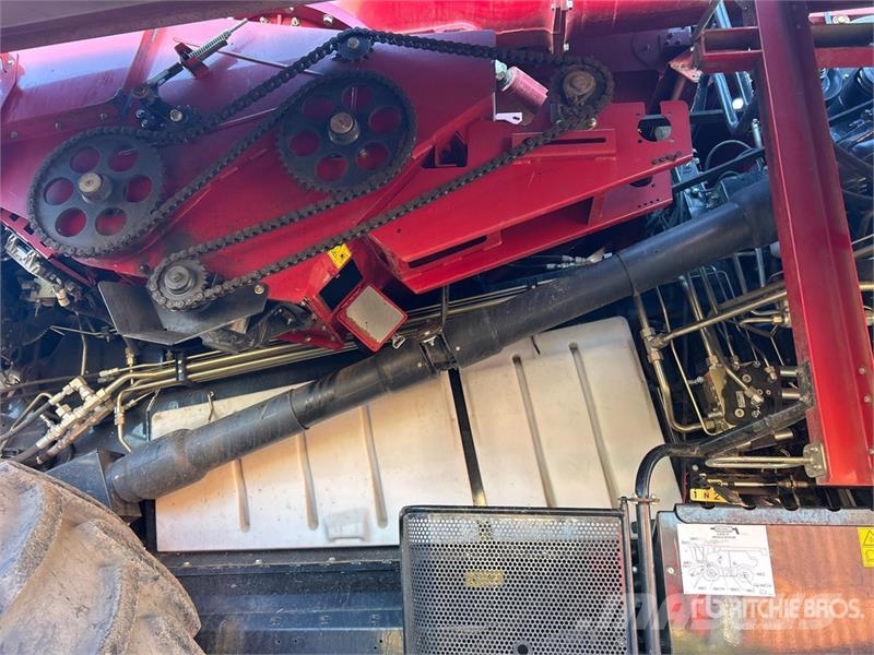 Case IH 8230 Combine de secerat