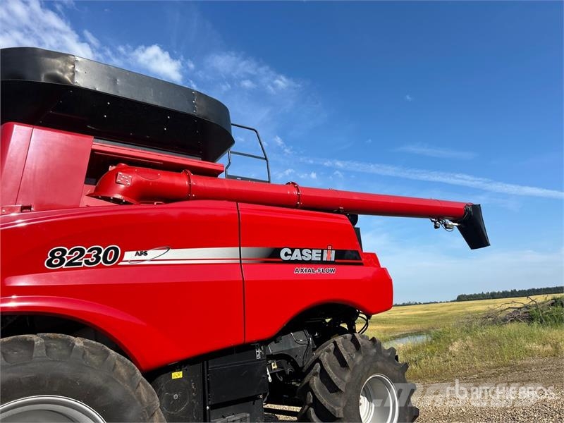 Case IH 8230 Θεριζοαλωνιστικές μηχανές