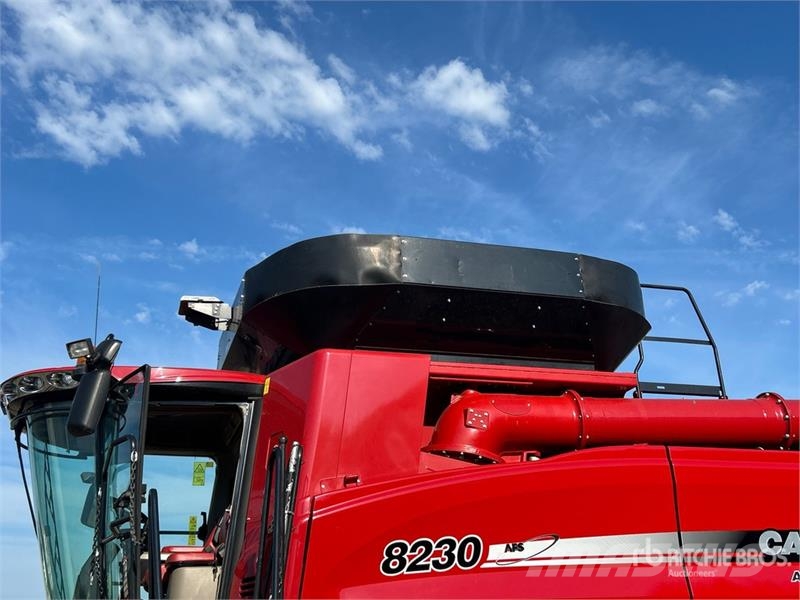 Case IH 8230 Θεριζοαλωνιστικές μηχανές