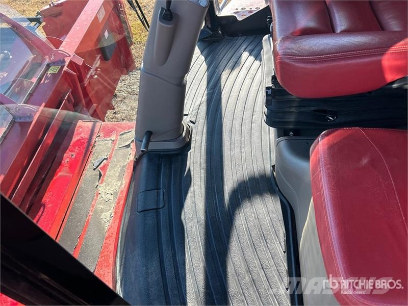 Case IH 8230 Combine de secerat