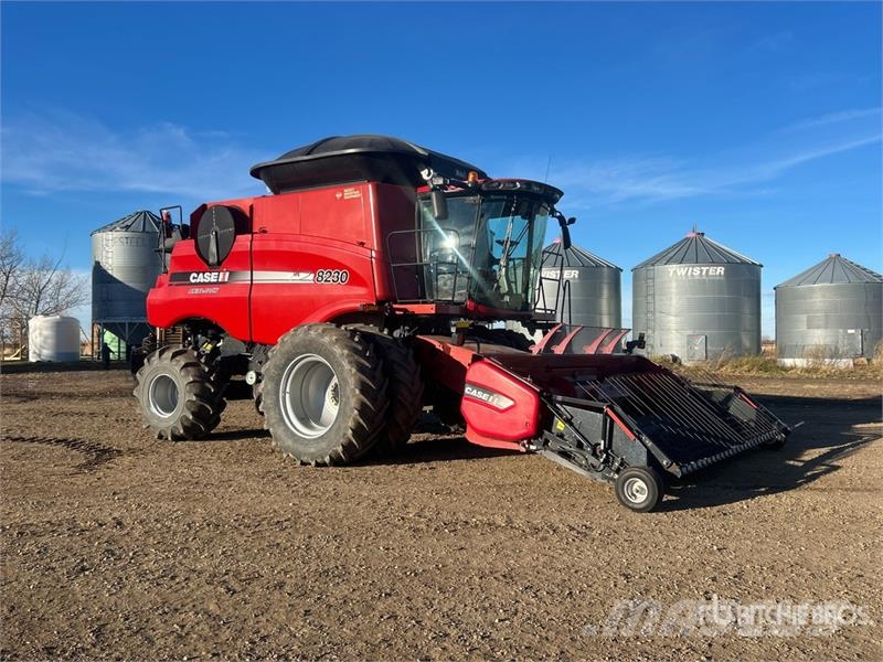 Case IH 8230 Combine de secerat