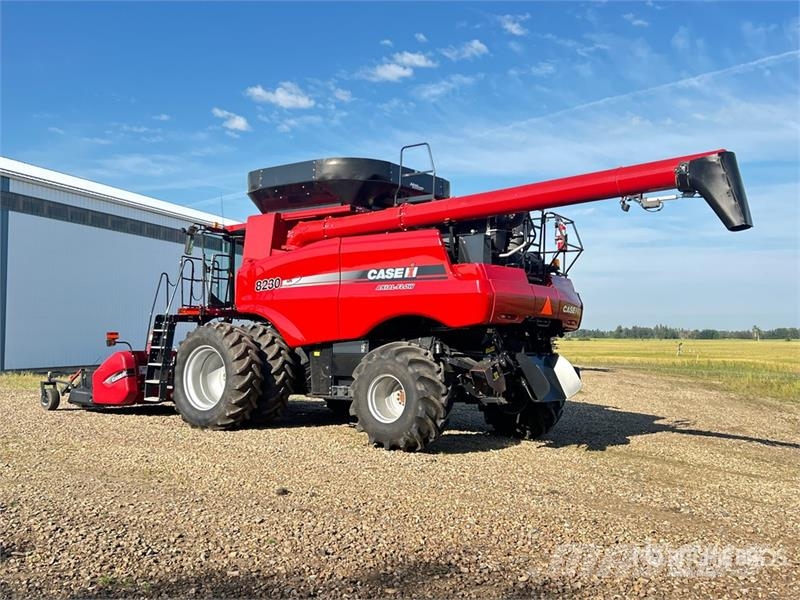 Case IH 8230 Θεριζοαλωνιστικές μηχανές