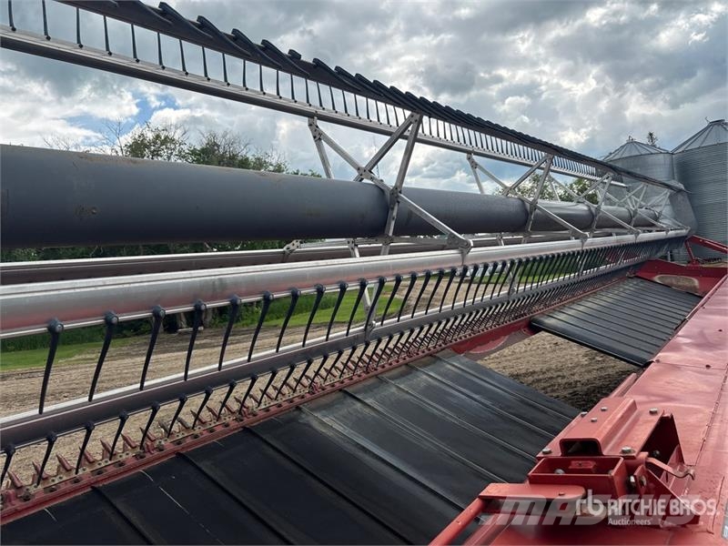 Case IH 8230 30 ft Pull Type Swather Windrower Falciandanatrici