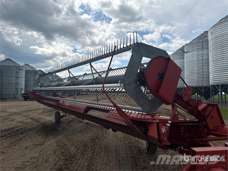 Case IH 8230 30 ft Pull Type Swather Windrower Falciandanatrici