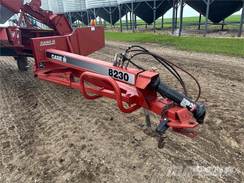 Case IH 8230 30 ft Pull Type Swather Windrower Falciandanatrici