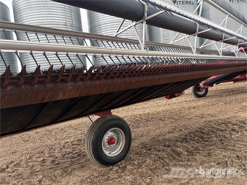 Case IH 8230 30 ft Pull Type Swather Windrower Falciandanatrici