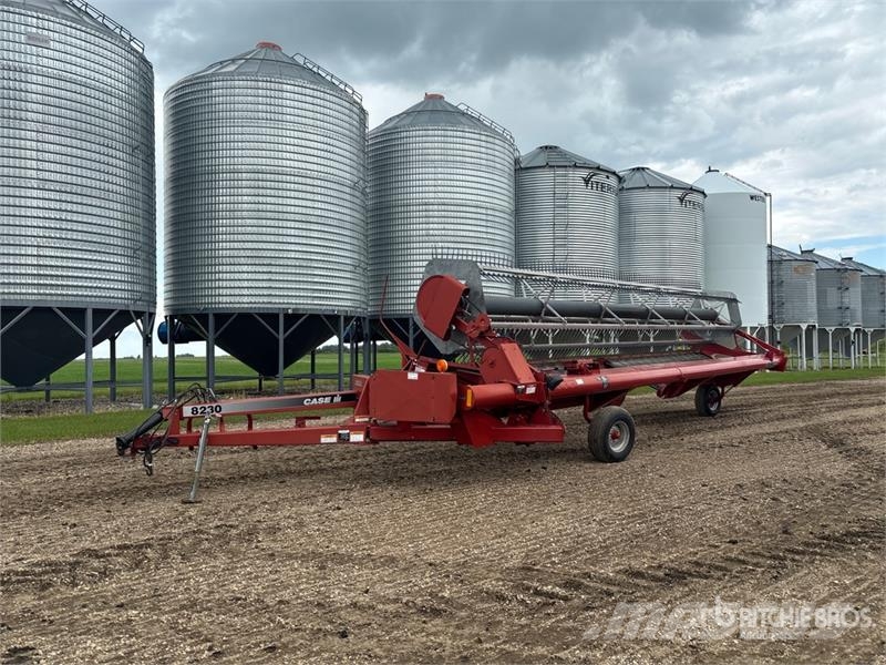Case IH 8230 30 ft Pull Type Swather Windrower Falciandanatrici