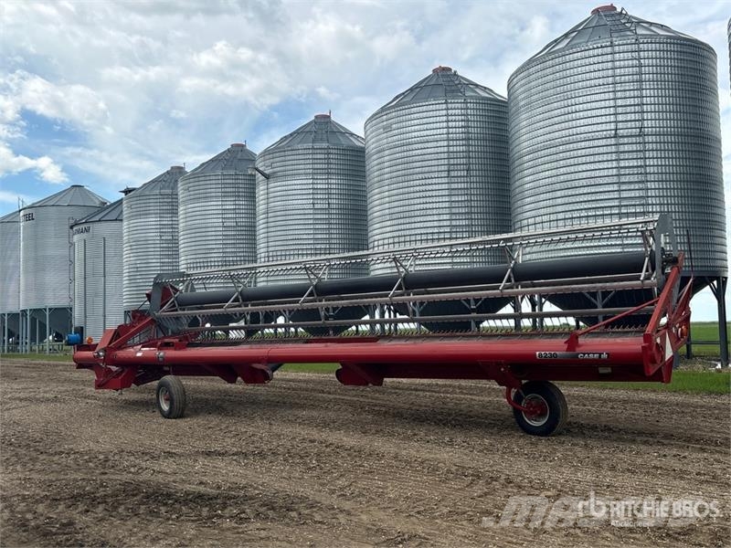 Case IH 8230 30 ft Pull Type Swather Windrower Falciandanatrici