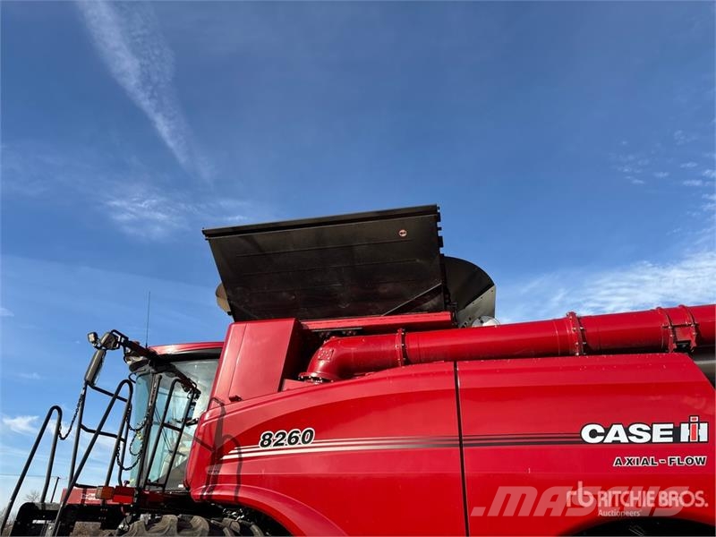 Case IH 8260 Combine Harvester Combine de secerat