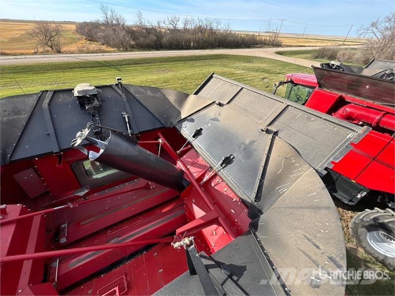 Case IH 8260 Combine Harvester Combine de secerat