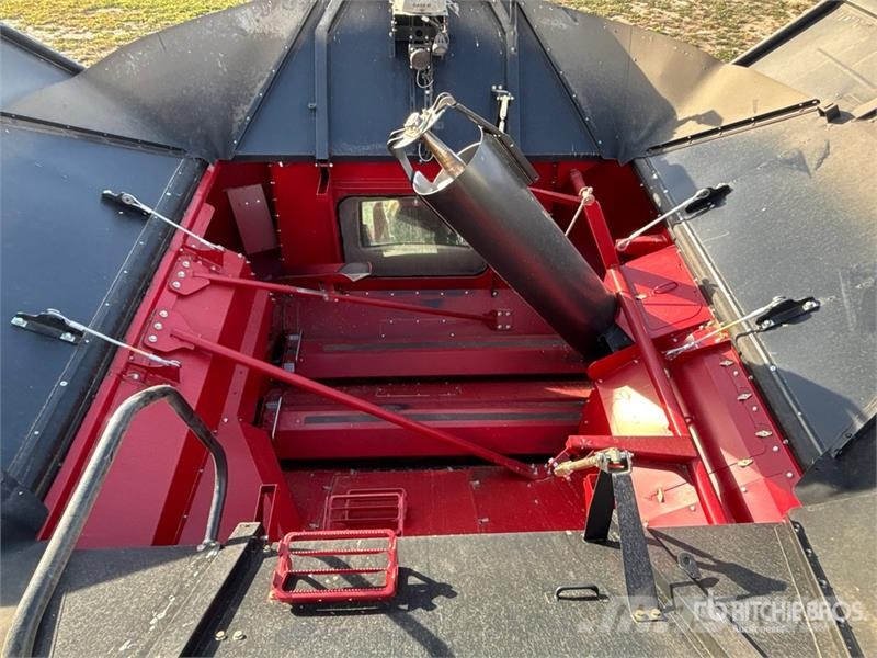 Case IH 8260 Combine Harvester Combine de secerat