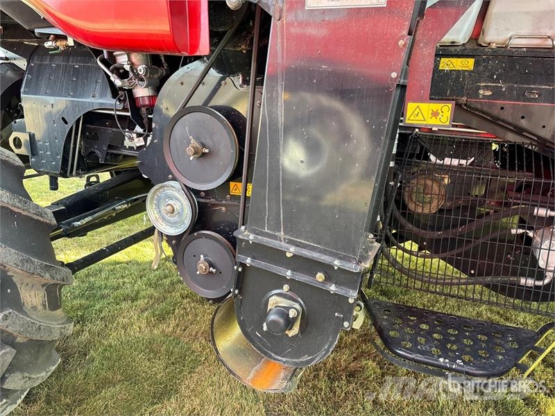 Case IH 8260 Combine Harvester Combine de secerat