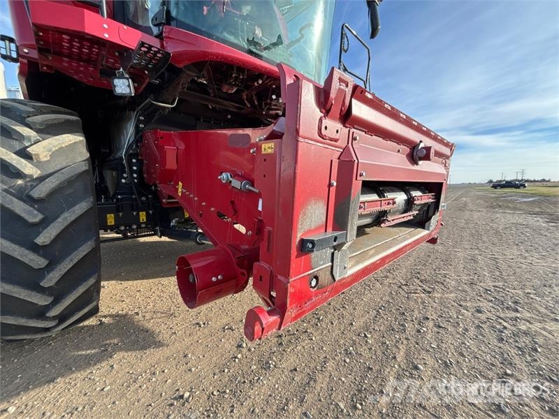Case IH 8260 Combine Harvester Combine de secerat