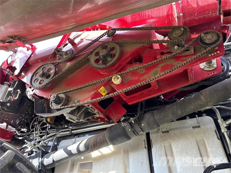 Case IH 8260 Combine Harvester Combine de secerat