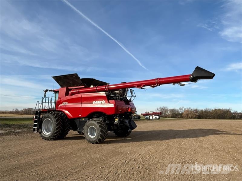 Case IH 8260 Combine Harvester Combine de secerat