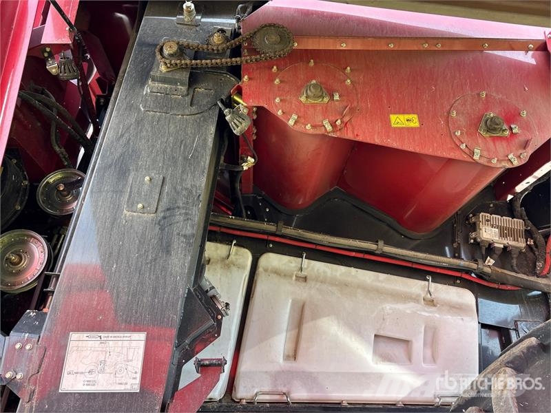Case IH 8260 Combine Harvester Combine de secerat