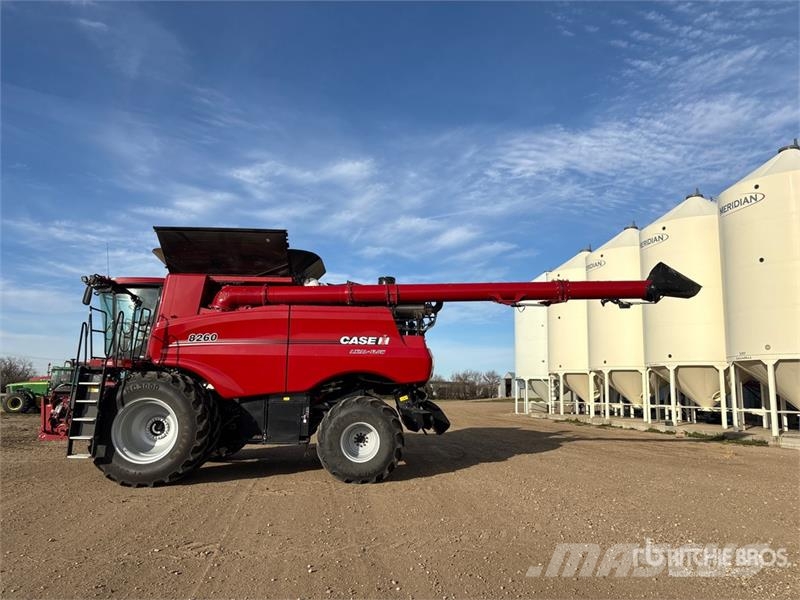 Case IH 8260 Combine Harvester Combine de secerat