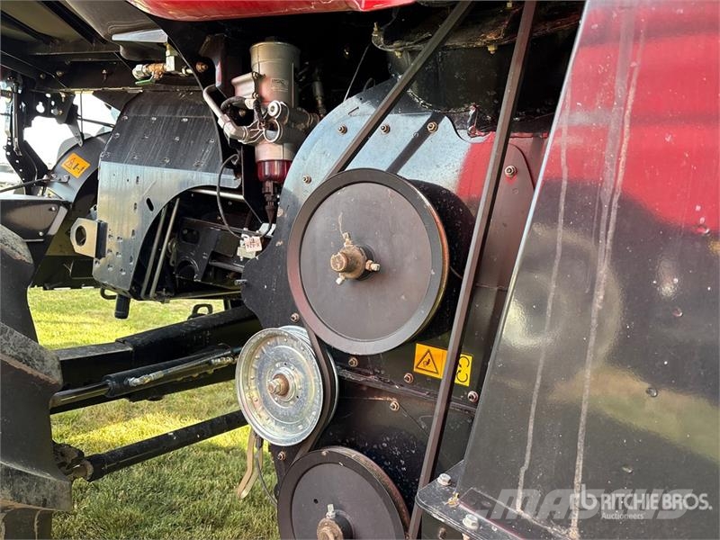 Case IH 8260 Combine Harvester Combine de secerat