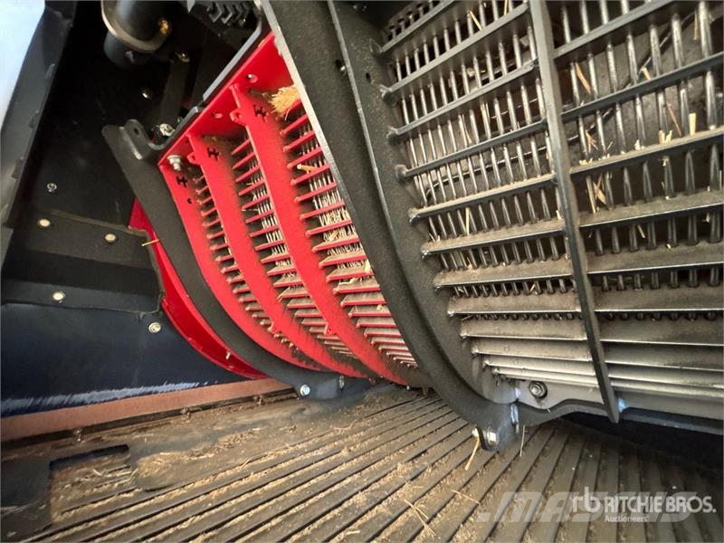 Case IH 8260 Combine Harvester Combine de secerat