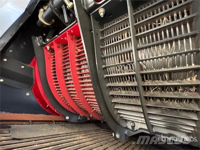 Case IH 8260 Combine Harvester Combine de secerat