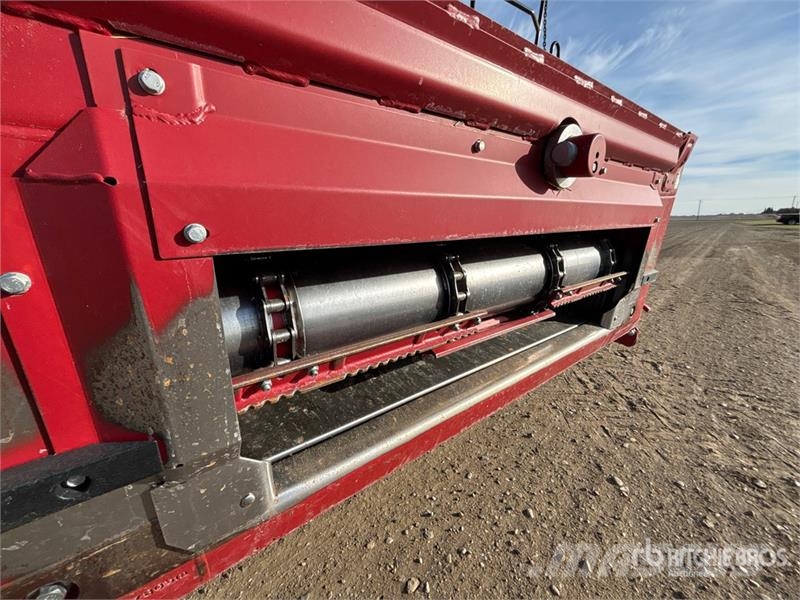 Case IH 8260 Combine Harvester Combine de secerat