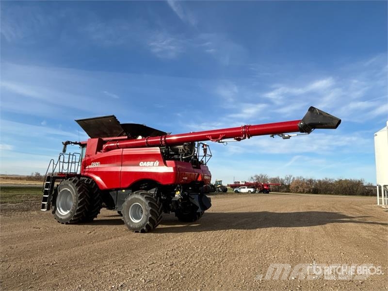 Case IH 8260 Combine Harvester Combine de secerat