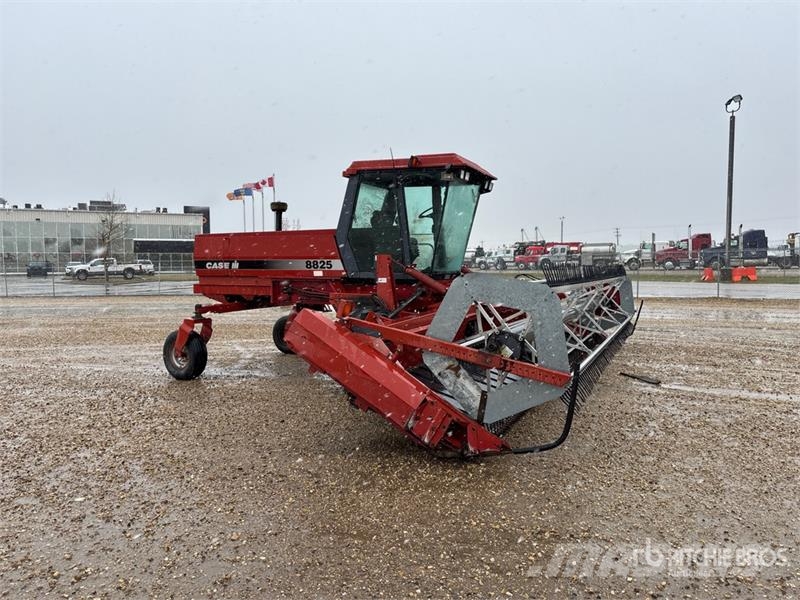 Case IH 8825 Windrower Sakupljači