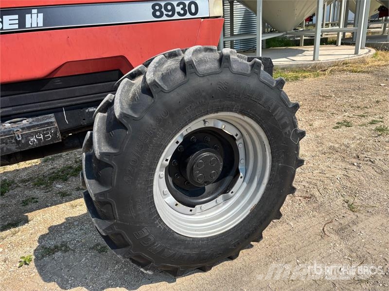 Case IH 8930 4WD Tractor Traktory