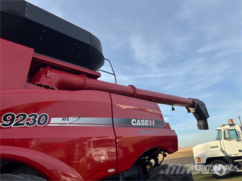 Case IH 9230 联合收割机